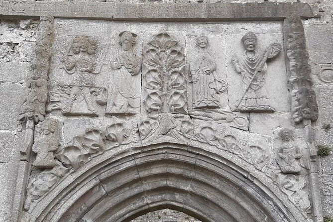 seans-bar-athlone-castle-and-clonmacnoise-monastery