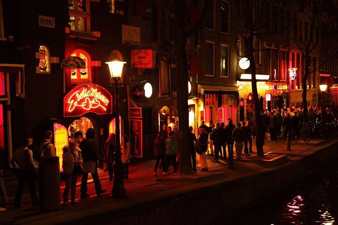 self-guided-audio-tour-of-the-red-light-district