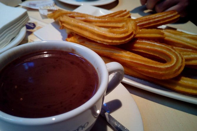 seville-food-tour-with-tapas-drinks-with-a-local