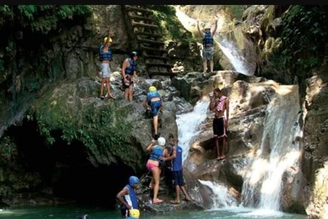 short-excursion-damajagua-waterfall-amber-cove-taino-bay