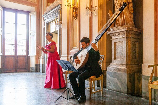 siena-intimate-opera-concert-tour-in-piazza-del-campo