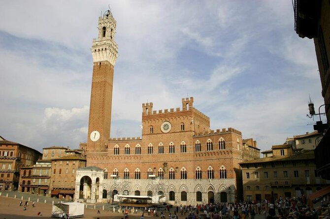 siena-tour-and-exclusive-window-on-piazza-del-campo