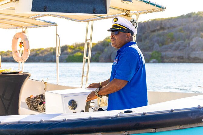 sightseeing-boat-trip-spanish-water-curacao