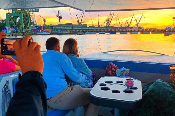 sightseeing-cruise-around-the-old-town-of-gdansk