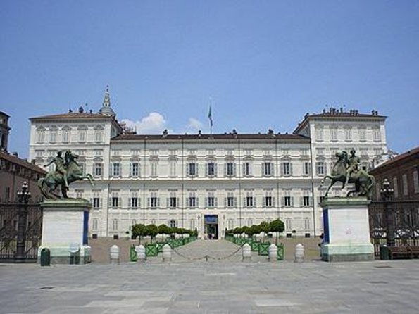 skip-the-line-ticket-and-guided-royal-palace-of-turin-group-tour-2