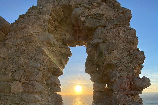 small-group-hiking-sunset-in-monolithos-2