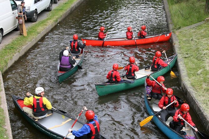 small-group-pontcysyllte-aqueduct-canoe-trip