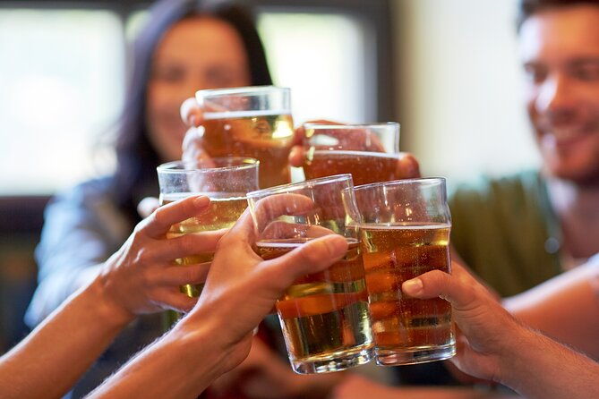small-group-pub-walk-tour-in-austin-with-professional-guide