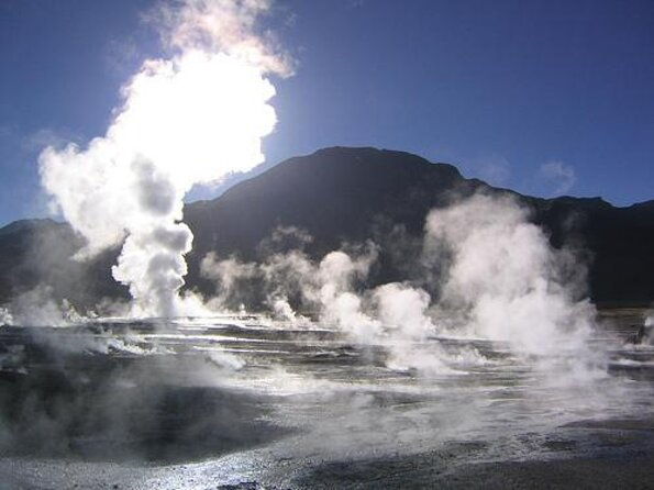 small-group-tour-to-tatio-geysers-machuca-village-rio-putana-wetlands