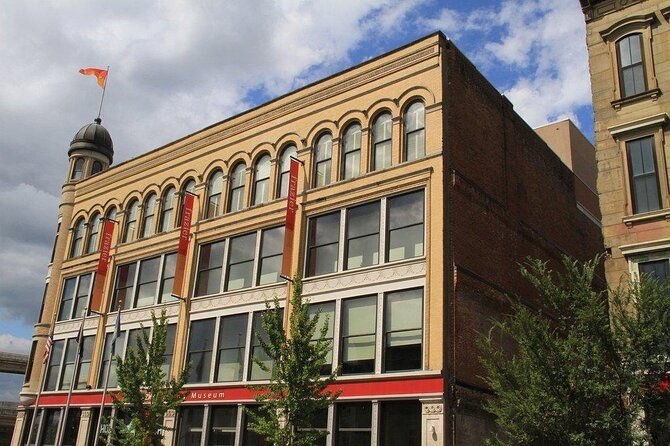 smartphone-guided-walking-tour-of-downtown-louisville-sights-stories
