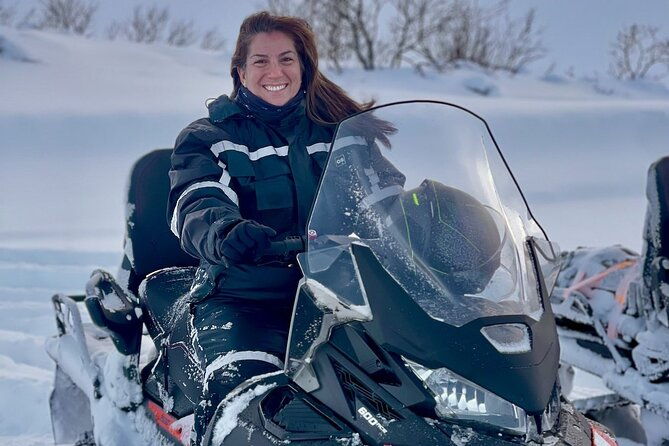 snowmobile-tour-by-lake-myvatn-2