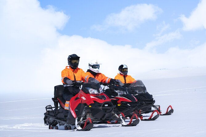 snowmobiling-on-langjokull-glacier-from-geysir-area-2