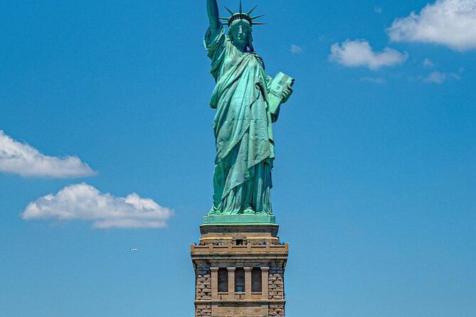 statue-of-liberty-skip-the-queue-ticket-with-audio-guide-tour