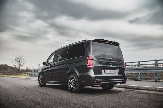 stockholm-airport-arn-arrival-private-transfer-to-stockholm-city-by-luxury-van-2