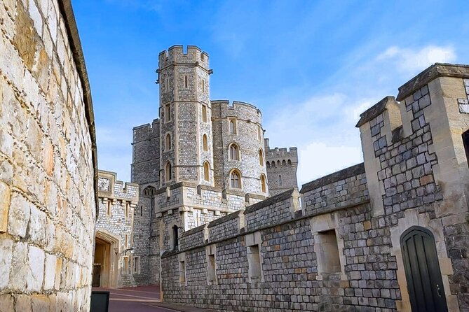 stonehenge-and-windsor-castle-tour-from-london-with-entry-tickets-2