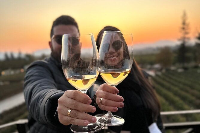 sunset-at-alyan-family-wines-winery-with-dinner