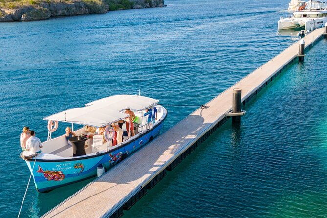 sunset-boat-trip-in-the-spanish-water-and-coastline-of-curacao