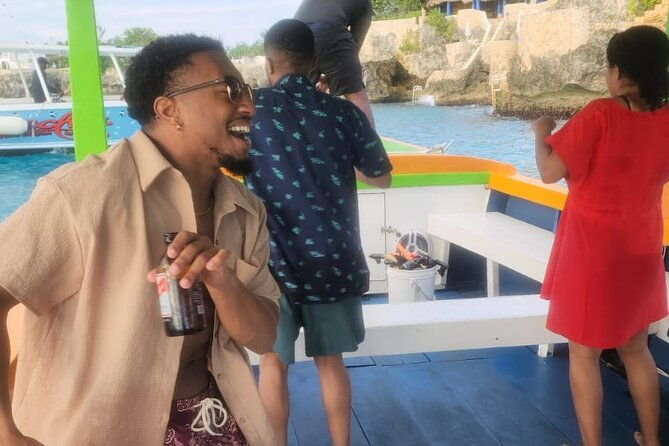 sunset-booze-cruise-in-negril