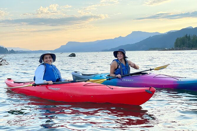 sunset-kayaking-in-the-columbia-river-gorge