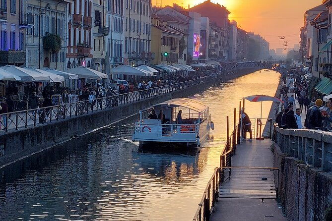 sunset-navigli-boat-tour-in-milan-with-optional-aperitivo-3
