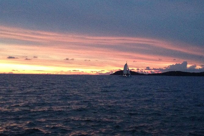 sunset-sail-with-cocktails-and-appetizers