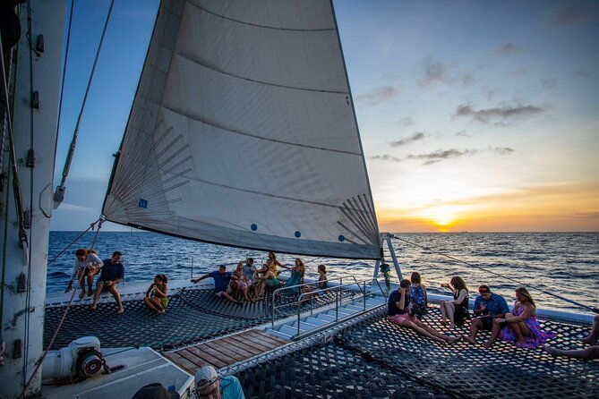 sunset-sailing-cruise-with-premium-drinks-and-bites