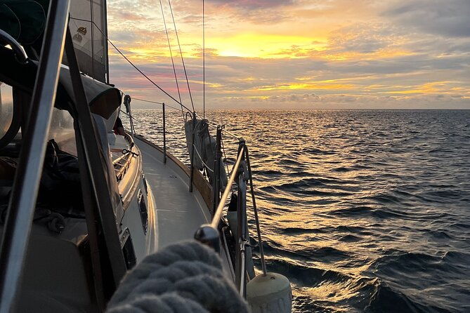 sunset-sailing-santa-marta-bay