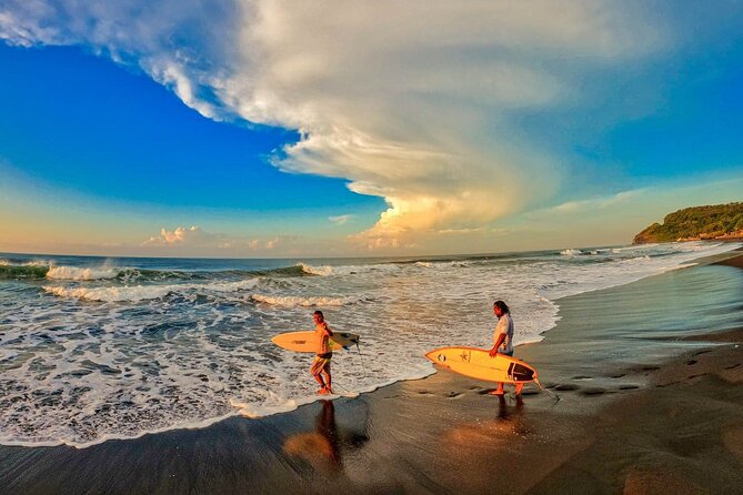 surf-city-malecon-boardwalk-el-tunco-beach-surf-lesson