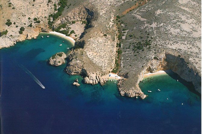 swimming-and-snorkeling-on-wild-bays-with-captain-bobo