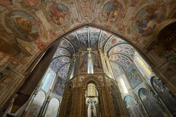 take-convent-of-christ-and-city-highlights-private-tour