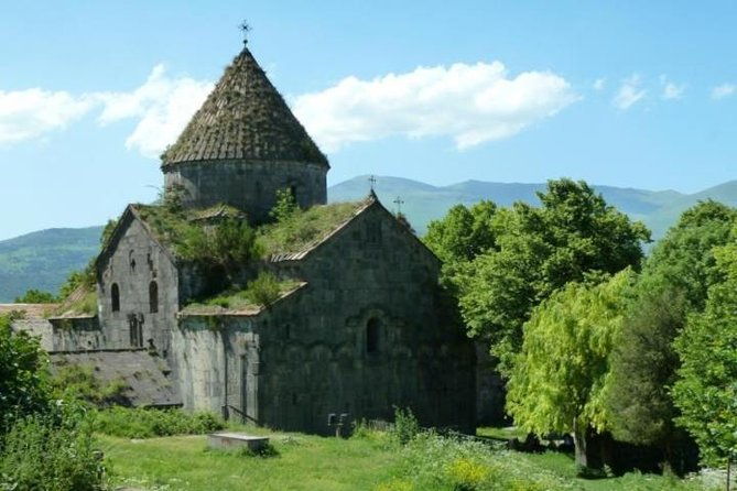 tbilisi-transfer-with-stops-in-haghpat-sanahin-to-or-from-yerevan