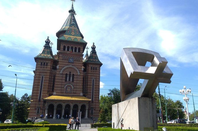 the-grand-tour-of-communist-ages-at-timisoara