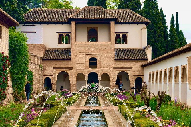the-guided-tour-in-alhambra-with-a-polish-guide