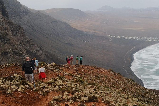 the-northern-cliffs-valleys-hiking-tour