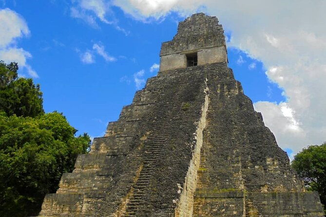 tikal-shared-experience-flight-from-the-city-one-day-tour
