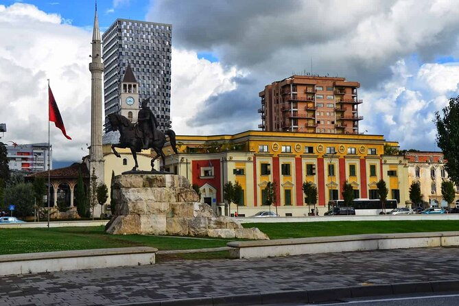 tirana-bike-tour-history-culture-and-visit-to-artificial-lake-2