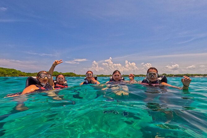 tour-5-islands-of-the-rosary-with-drinks-included