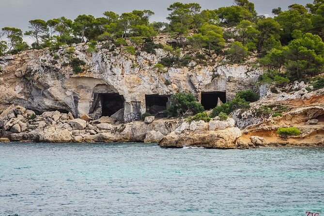 tour-beach-portal-vells-cave-portal-vells-and-beach-of-the-wizard