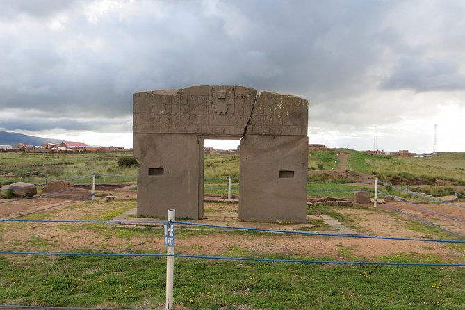 tour-in-tiwanaku-archaeological-ruins