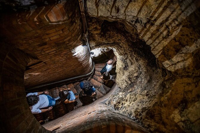tour-of-the-historical-cellars-in-montepulciano-2