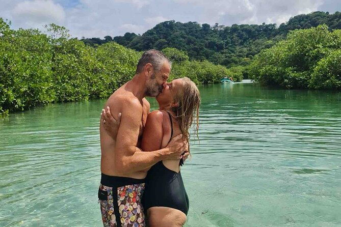 tour-to-the-caribbean-coast-3-islands-grande-mamey-and-monkey-plus-love-tunnel-including-historic-portobelo-fort