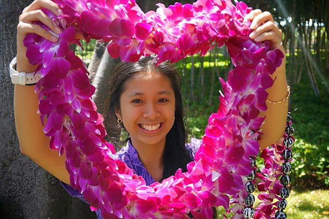 traditional-airport-lei-greeting-on-kona-hawaii