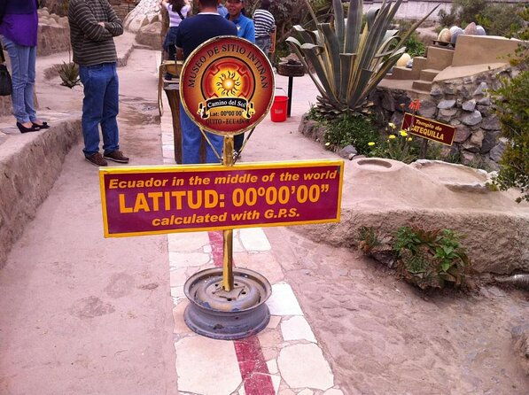 transport-to-middle-of-the-world-plaza-and-intinan-museum
