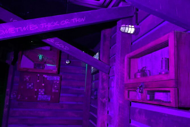trapped-below-underground-escape-room-adventure-at-extreme-escape-san-antonio