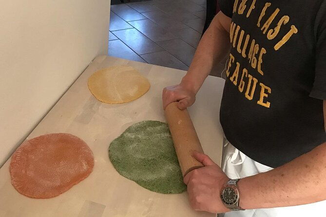tricolor-pasta-cooking-class-with-a-chef-in-como-countryside