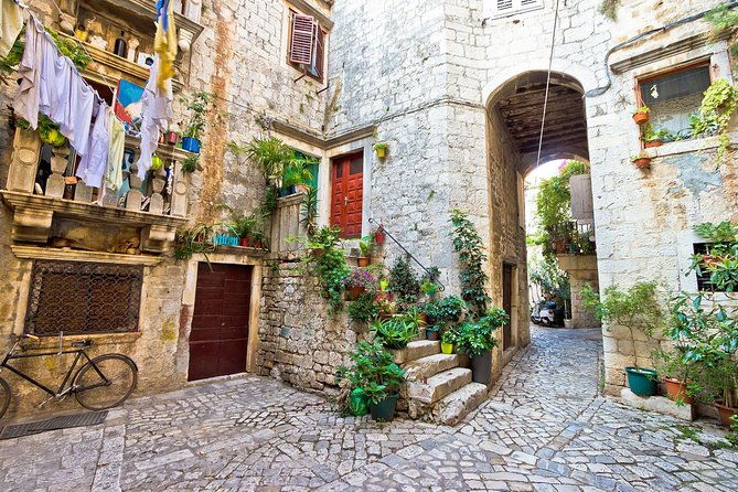 trogir-old-city-walking-tour-2