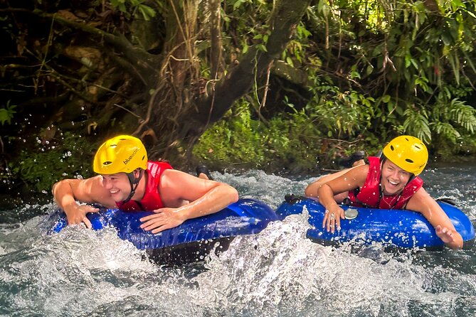 tubing-in-rio-celeste-aventure-in-nature