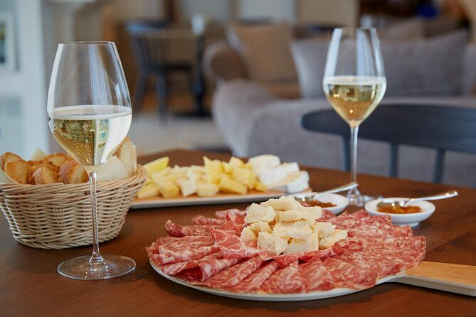 unconventional-prosecco-tasting-with-stunning-view-on-vineyards