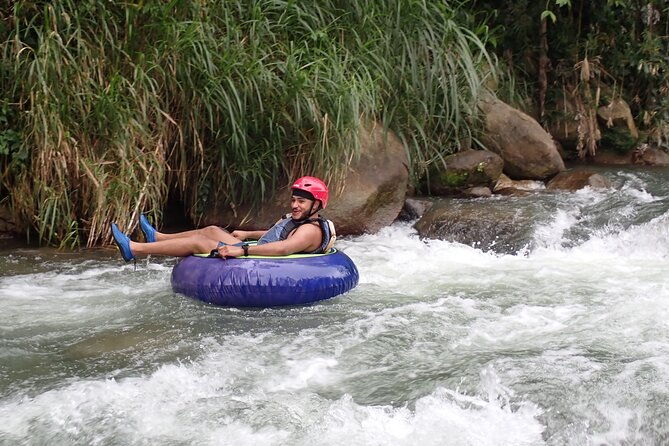unforgettable-tubing-adventure-in-the-yaque-del-norte-river