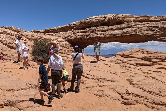 unique-secluded-sunset-in-moab-canyonlands-by-4x4-hike-2